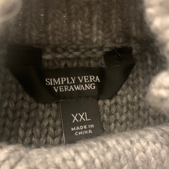 Simply Vera Sweater - Picture 2 of 8